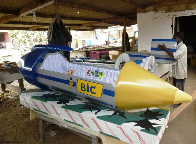 Illustration for article titled Ghana's coffin art lets people bury their loved ones in style